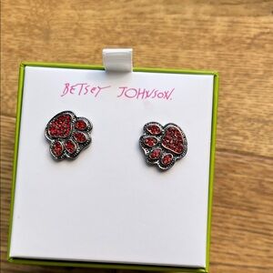 Red puppy paws stud earrings